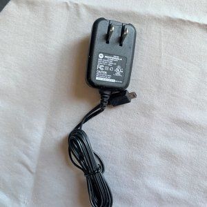Motorola Cell Phone Charger Cord SPN5185B AC Power Supply Model DCH3-05US-0300